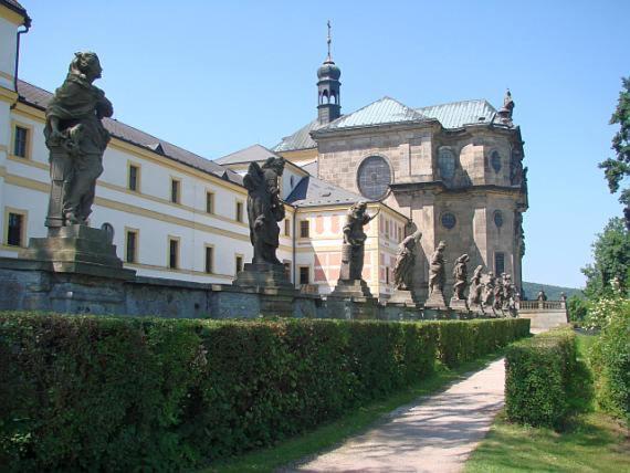 Červený Kostelec Restaurace A Penzion U Pesiku المظهر الخارجي الصورة